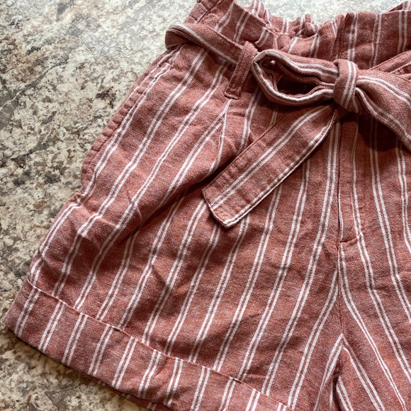 ❌SOLD!❌ Like New! Abercrombie & Fitch Striped Linen Paperbag Belted High Waisted - Picture 2 of 13